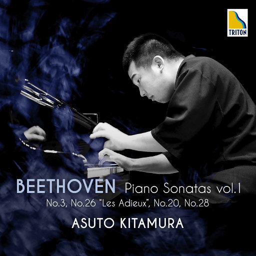 阿银穿泳装座唐三腿上
